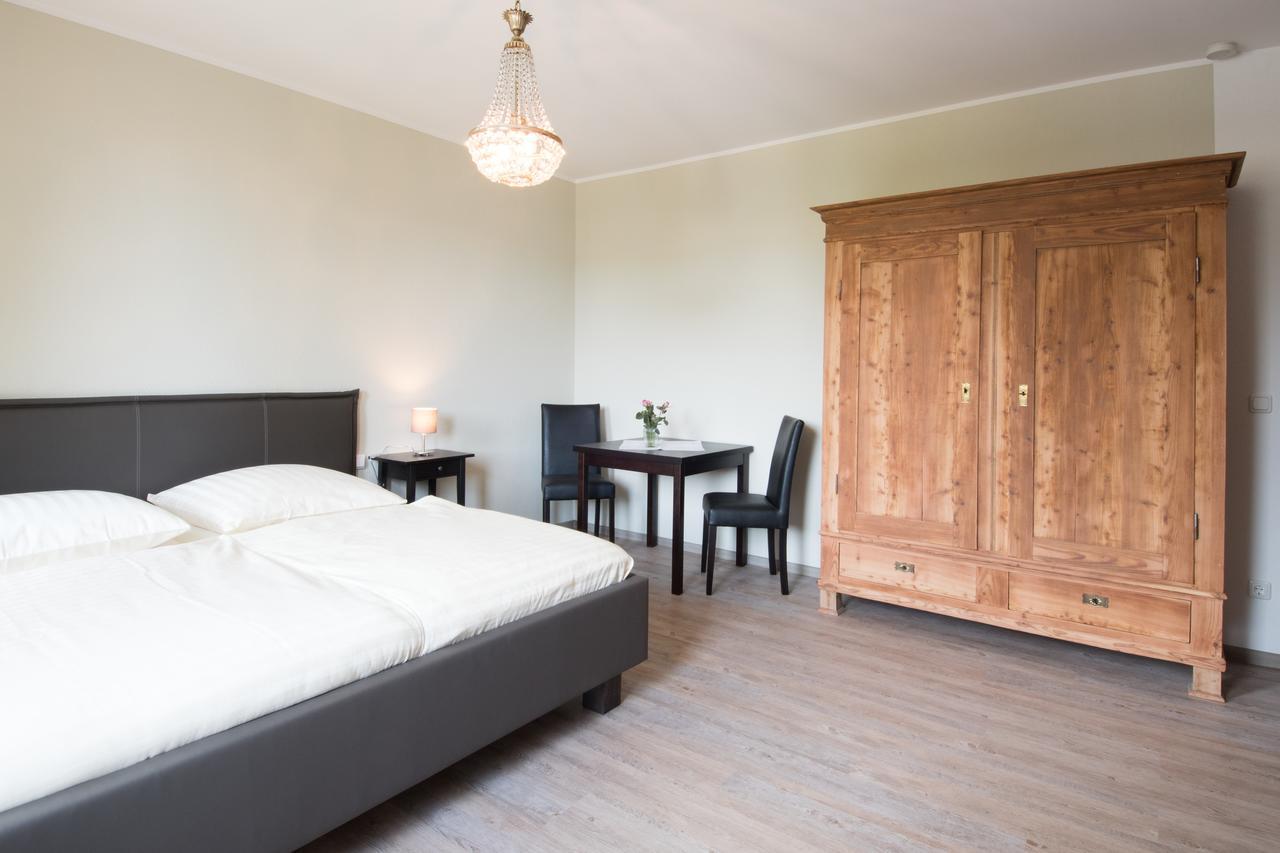 Bed and Breakfast Altes Forsthaus Мандершайд Экстерьер фото